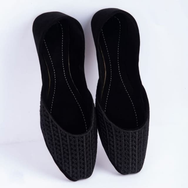 Traditional khussas